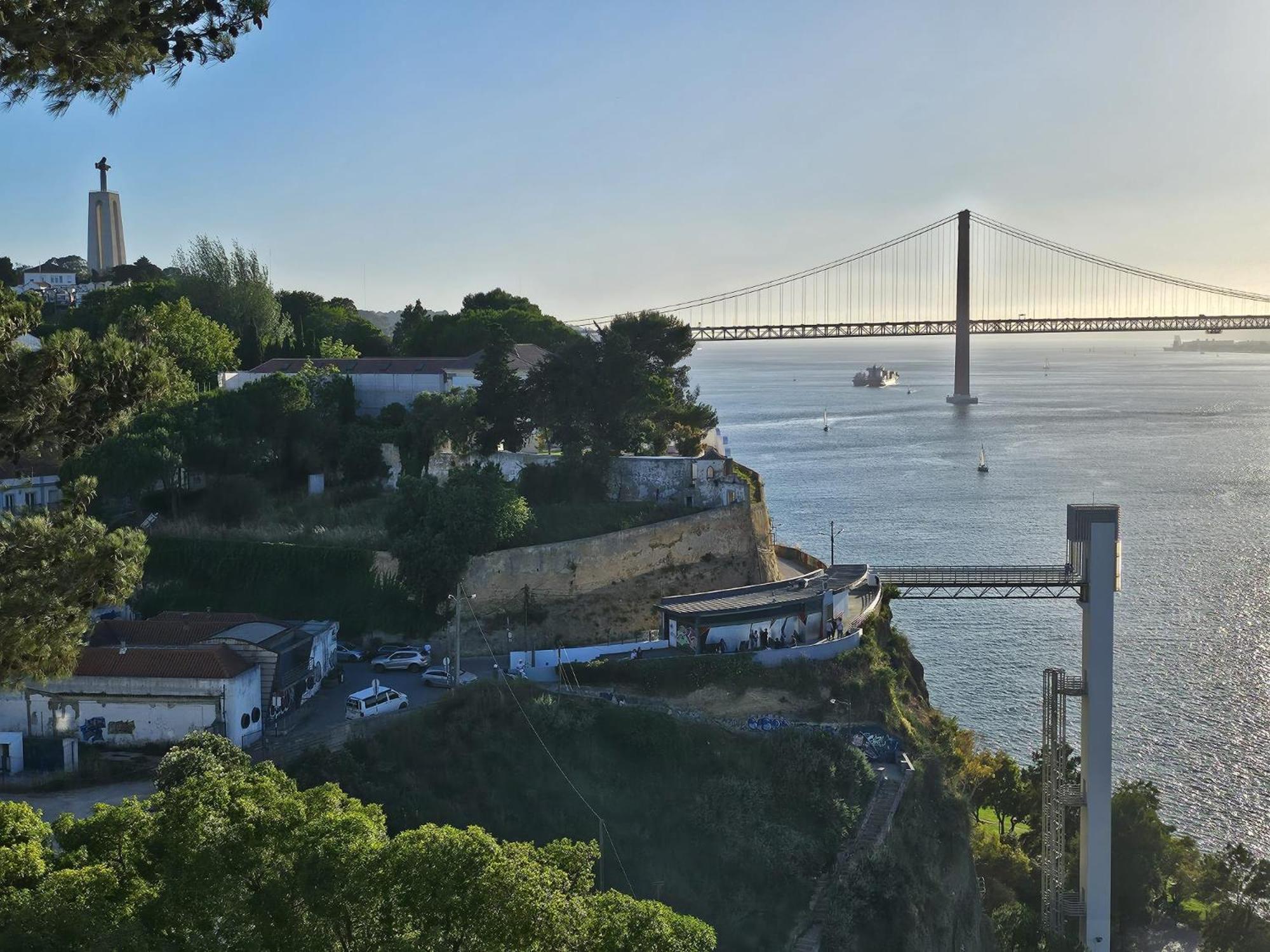 Cantinho Do Tejo Almada Esterno foto
